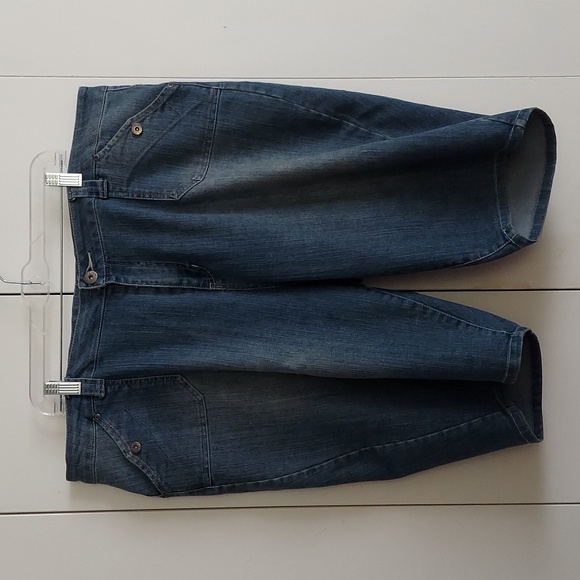 Ashley Stewart Four Pocket Medium Rinse Blue Denim Bermuda Shorts Size 20 - Picture 2 of 16